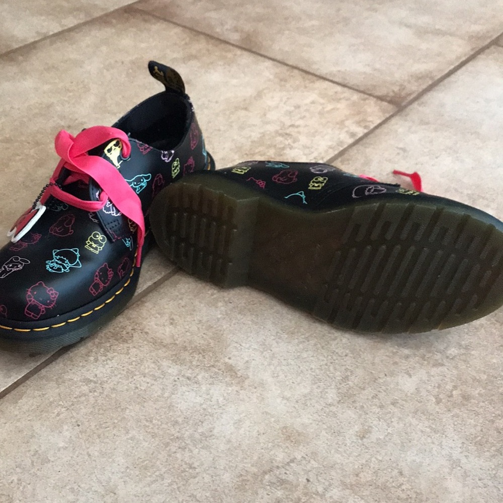 Doc Martins X Hello Kitty Size 8 Worn Less Than 5… - image 2